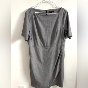BANANA REPUBLIC SHORT SLEEVE SQUARE NECK GREY HOUNDSTOOTH SHEATH DRESS 16